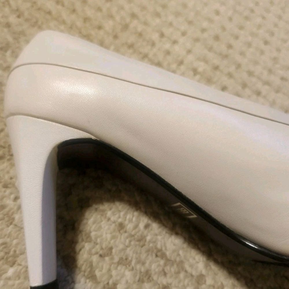 Vintage Mint Circa Early 90s BELLINI Ivory Leather Sculpted Heel Pumps sz.9/39 - Picture 9 of 10
